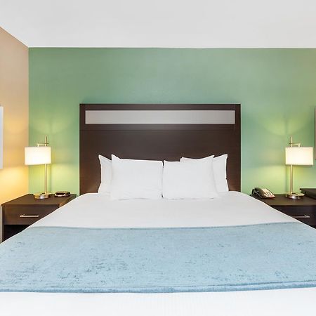 Baymont By Wyndham Midland Center Hotel Buitenkant foto