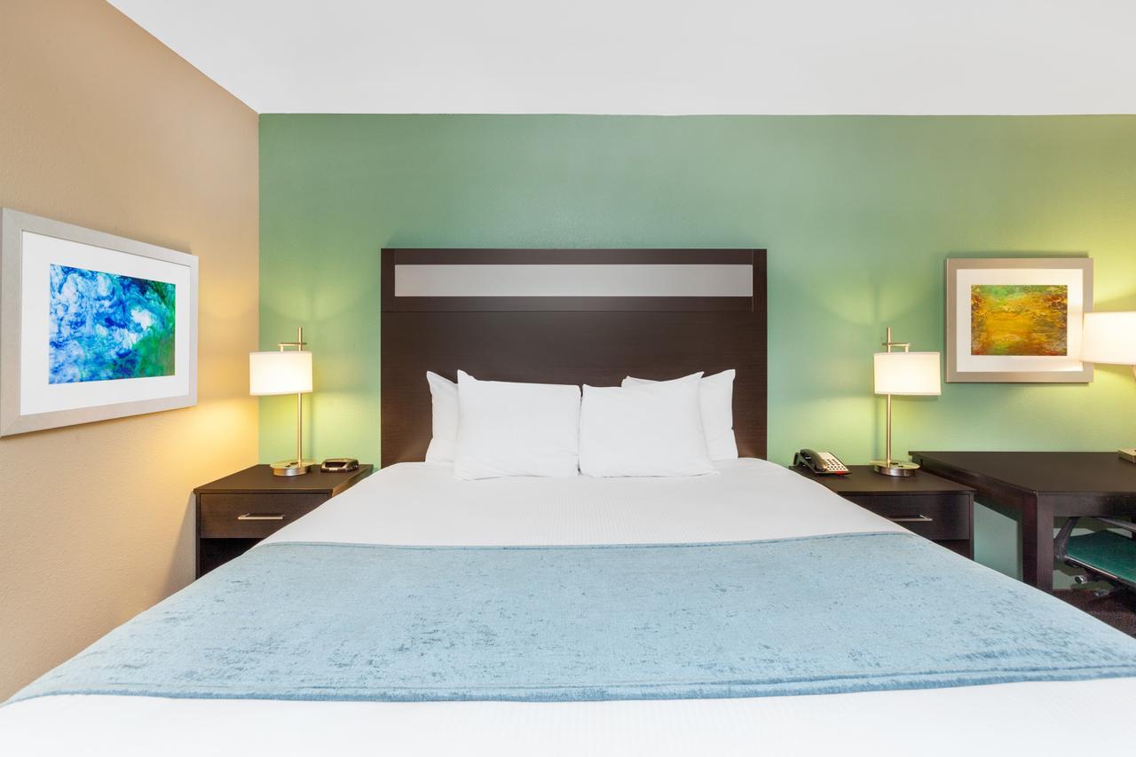 Baymont By Wyndham Midland Center Hotel Buitenkant foto