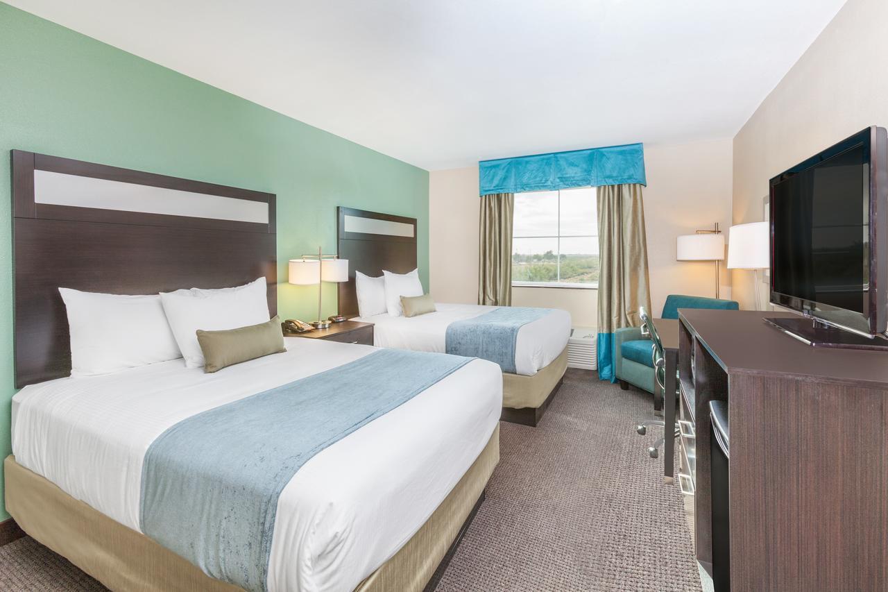 Baymont By Wyndham Midland Center Hotel Buitenkant foto