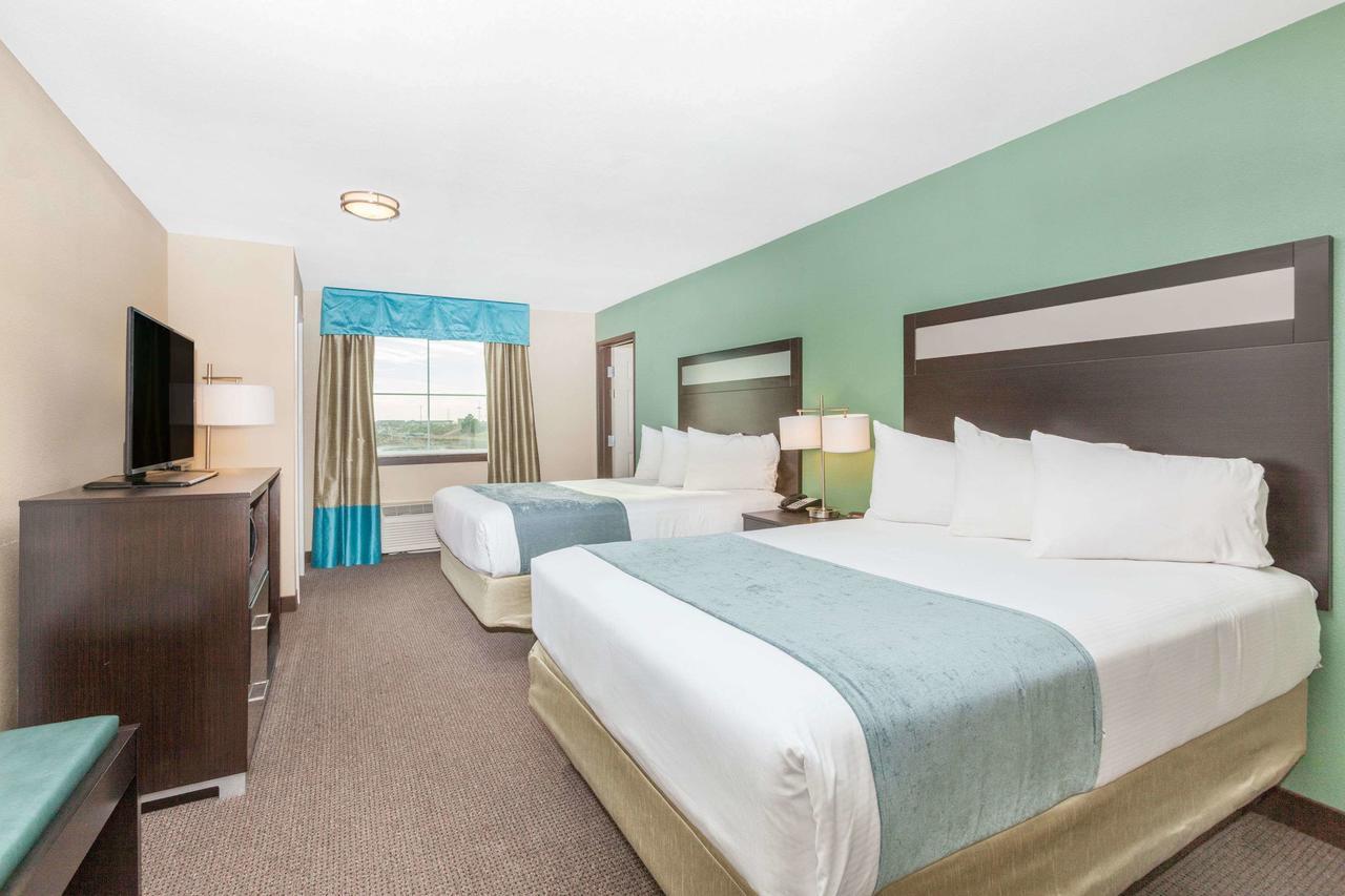 Baymont By Wyndham Midland Center Hotel Buitenkant foto