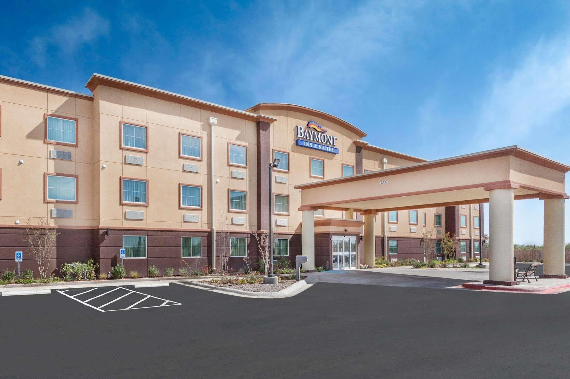 Baymont By Wyndham Midland Center Hotel Buitenkant foto